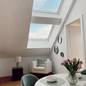 Luxury Apartment Vienna close to city center - Wohnzimmer_Esstisch_und_Fauteuil_04.jpeg